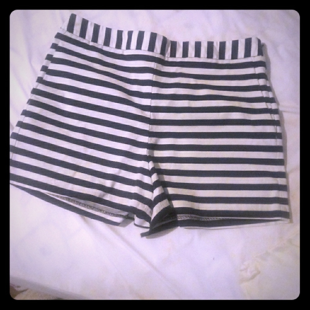 Woman's shorts